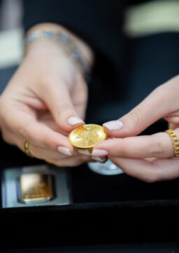 Goldbarren Goldmünze Silbermünze